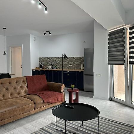 City Center Accommodation - 308 Решица Екстериор снимка
