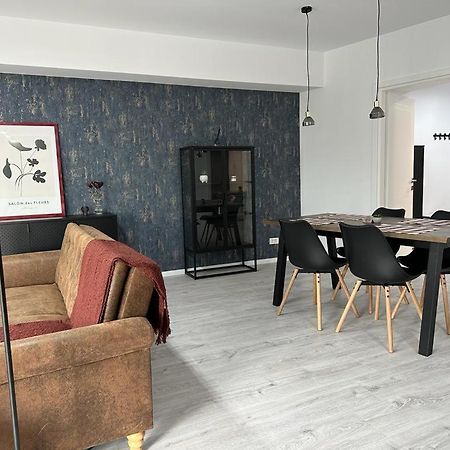 City Center Accommodation - 308 Решица Екстериор снимка