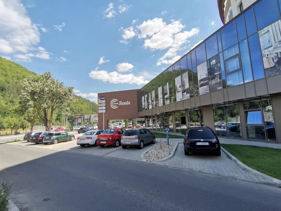 City Center Accommodation - 308 Решица Екстериор снимка