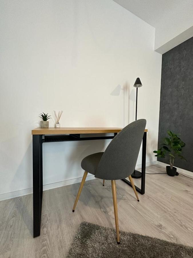 City Center Accommodation - 308 Решица Екстериор снимка