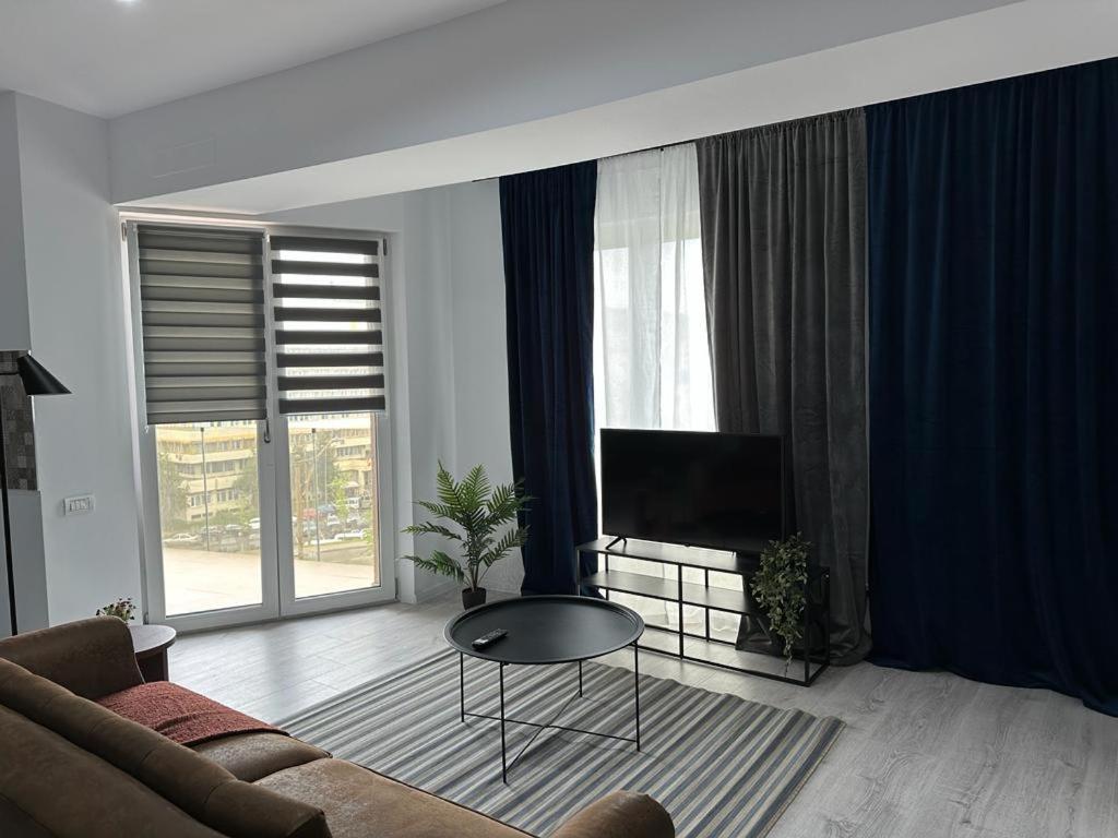 City Center Accommodation - 308 Решица Екстериор снимка